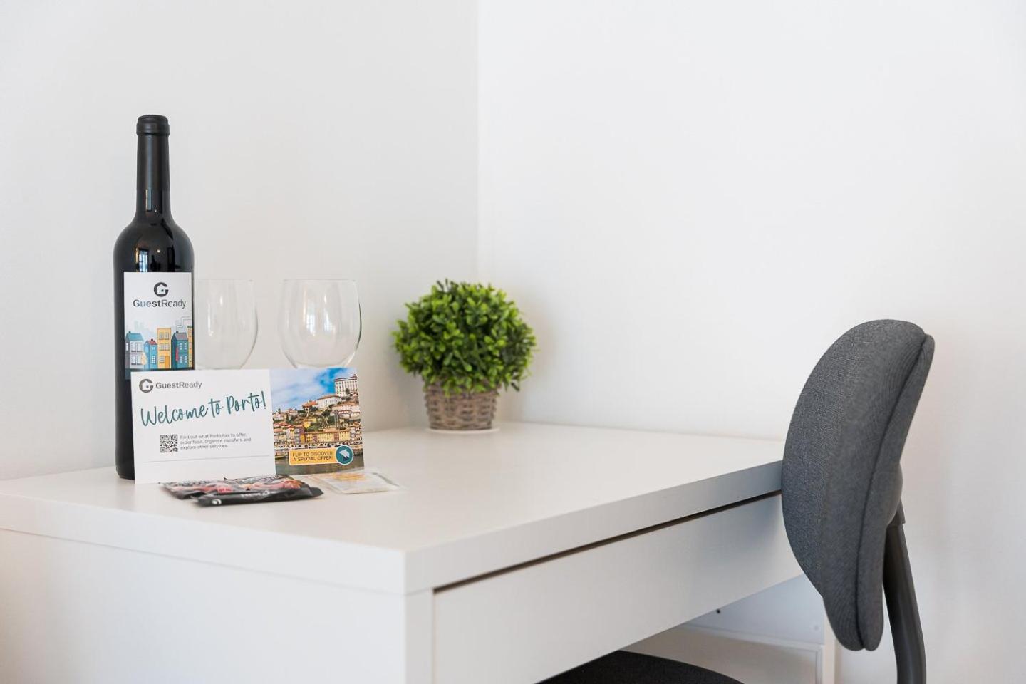 Guestready - Modern Cosy Apartment With A Terrace Porto Luaran gambar