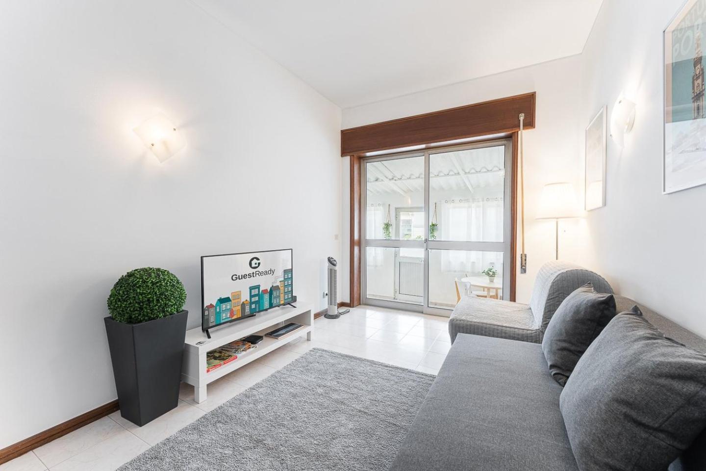 Guestready - Modern Cosy Apartment With A Terrace Porto Luaran gambar