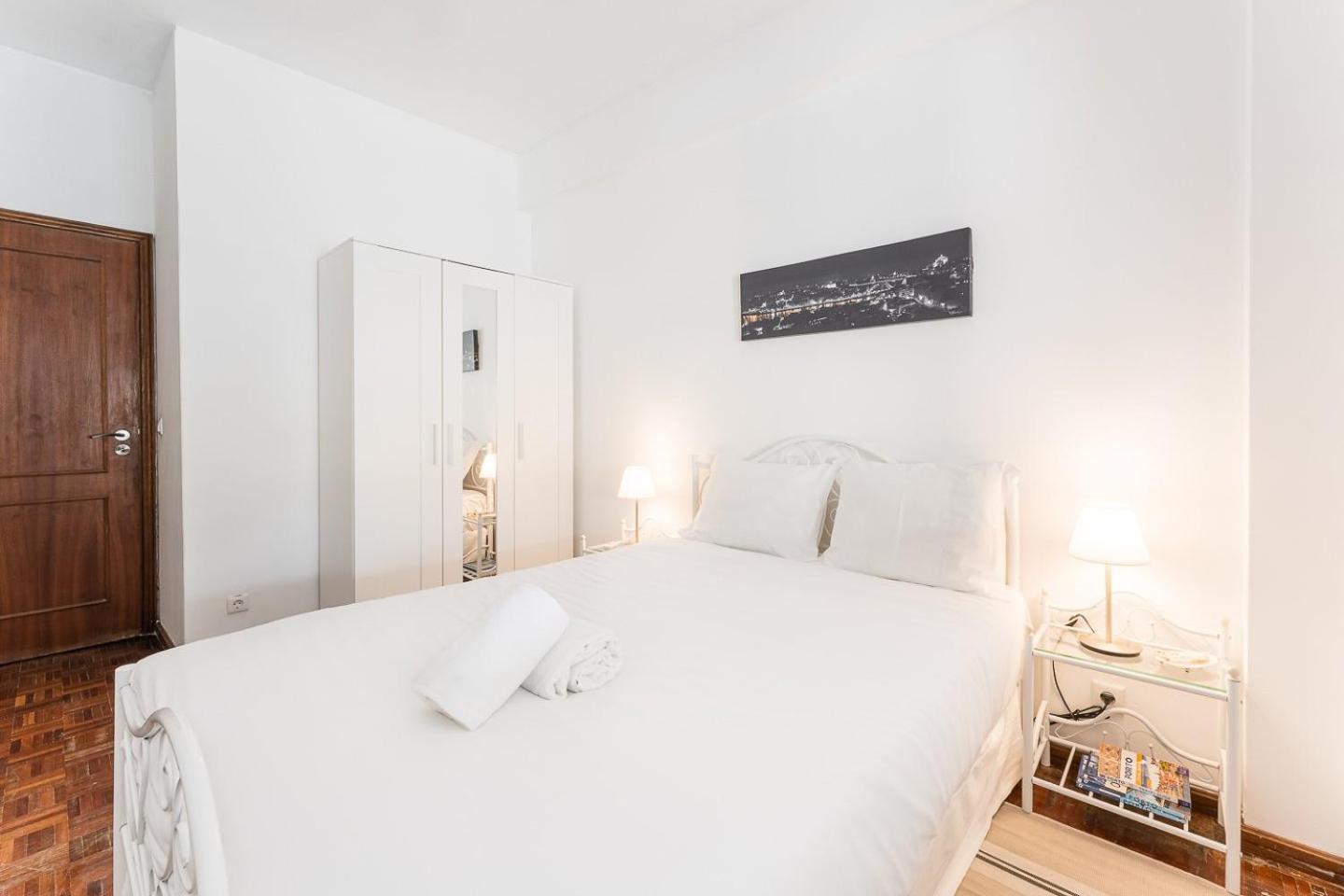 Guestready - Modern Cosy Apartment With A Terrace Porto Luaran gambar
